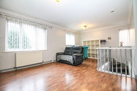 3 bedroom semi-detached house to rent, Gotts Park Crescent, Armley, Leeds, LS12