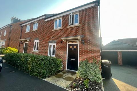 3 bedroom semi-detached house to rent, Marchment Close, Andover, SP11