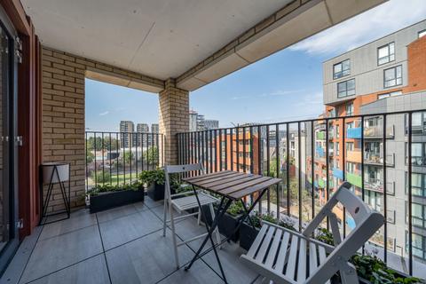 2 bedroom apartment for sale, Sandy Hill Road, London