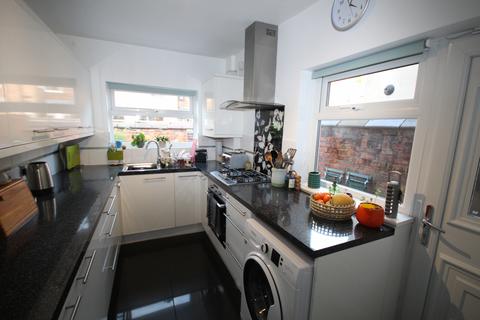 2 bedroom terraced house to rent, Jackson Street, Stretford, M32 8AZ