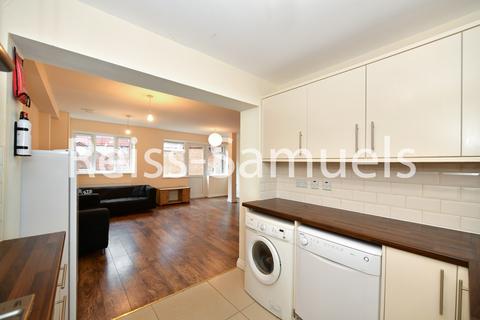 6 bedroom semi-detached house to rent, Ambassador Square, Canary Wharf, London E14