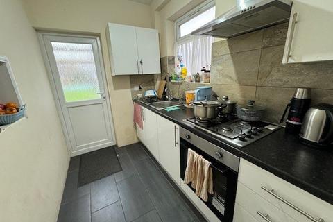 3 bedroom terraced house to rent, Hounslow, TW5