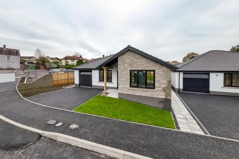 3 bedroom detached bungalow for sale, Golwg y Garreg, Betws, Ammanford