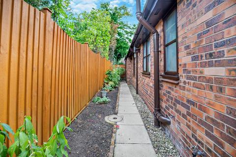 Ladybird Cottage Brookside Close, Barmby Moor, York, YO42 4DL