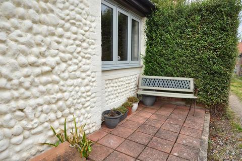 2 bedroom cottage for sale, High Street, Mundesley, Norwich