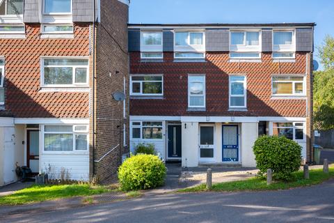 2 bedroom maisonette for sale, Forest Close, Horsham, RH12