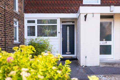 4 Forest Close, Horsham, RH12 4PB