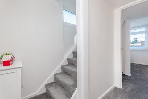 4 Forest Close, Horsham, RH12 4PB