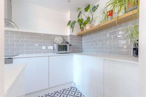 4 Forest Close, Horsham, RH12 4PB
