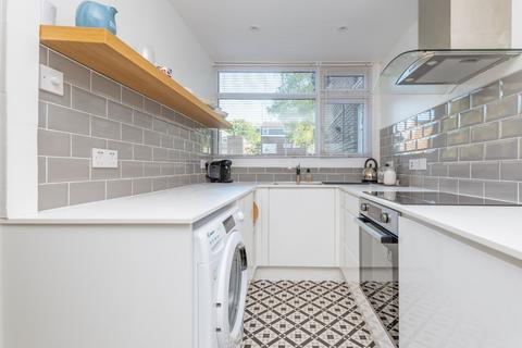 4 Forest Close, Horsham, RH12 4PB