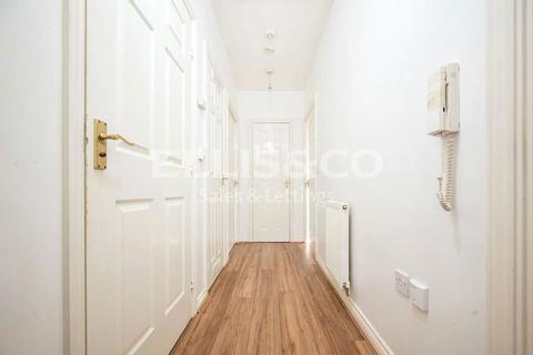 2 bedroom flat for sale, 1 Symphony Close, Edgware, London, HA8 0ED