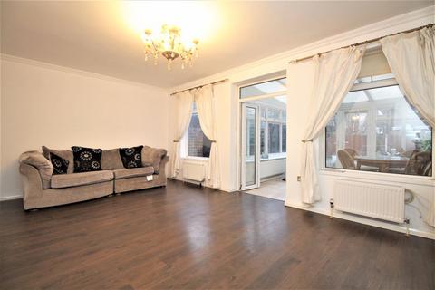 3 bedroom semi-detached house to rent, Bray Drive, Canning Town, E16