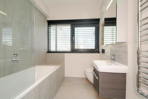 Flat 13, 1 Victoria Villas, Richmond, TW9 2GW