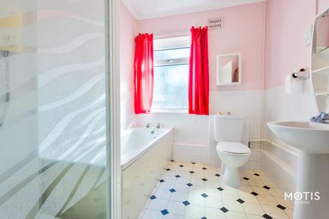 24 Albany Road, Capel Le Ferne, Folkestone, CT18 7LA