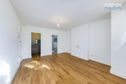 Studio to rent, Albert Road, Brighton, East Sussex, BN1