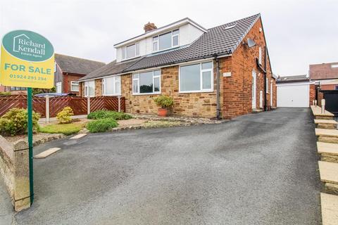 3 bedroom semi-detached bungalow for sale, Batley Road, Wakefield WF3