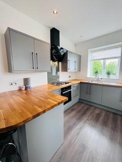 2 bedroom flat to rent, Manchester Road, Haslingden, BB4 6PT