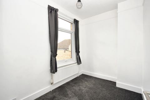 7 Abbott Road, Folkestone, CT20 1NG