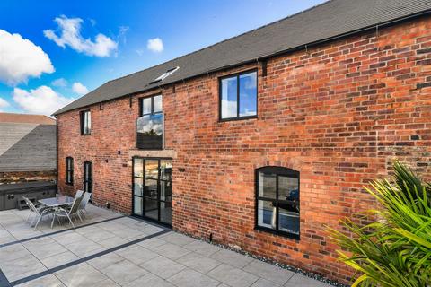 2 bedroom barn conversion to rent, The Barn, Shaw Lane, Albrighton