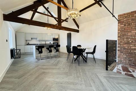 2 bedroom barn conversion to rent, The Barn, Shaw Lane, Albrighton