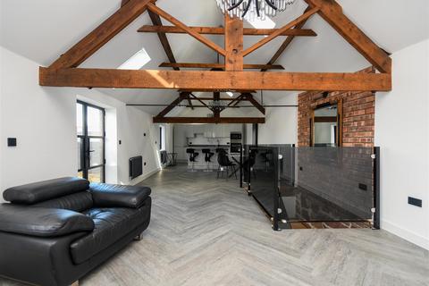 2 bedroom barn conversion to rent, The Barn, Shaw Lane, Albrighton