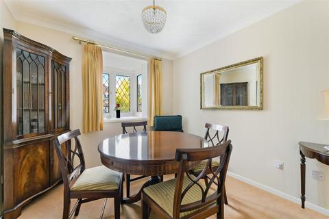 4 bedroom detached house for sale, Osier Way, Banstead