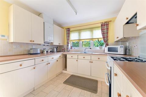 4 bedroom detached house for sale, Osier Way, Banstead