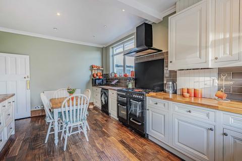 17 Julien Road, Coulsdon, CR5 2DN