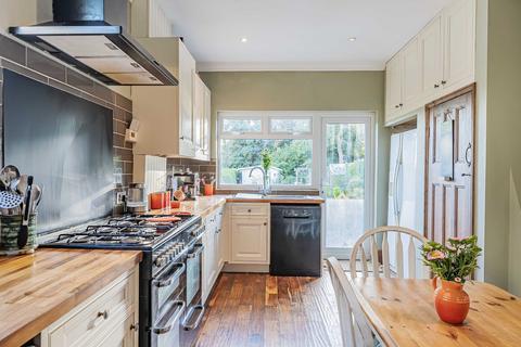 17 Julien Road, Coulsdon, CR5 2DN
