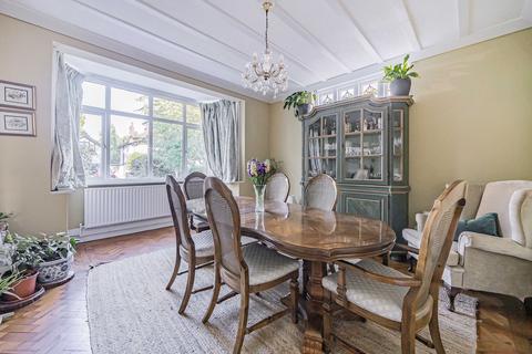 17 Julien Road, Coulsdon, CR5 2DN