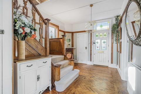 17 Julien Road, Coulsdon, CR5 2DN