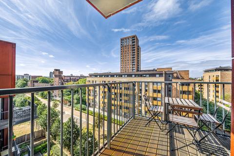 3 bedroom apartment for sale, Whiting Way, Rotherhithe, SE16