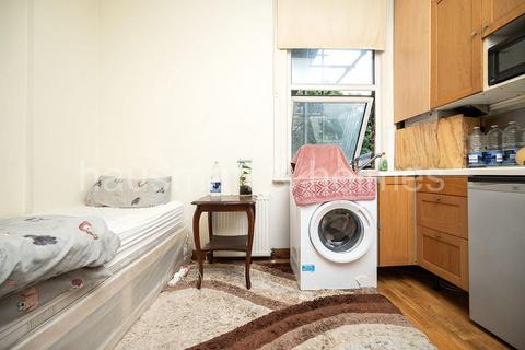 1 bedroom flat for sale, Iverson Road, London