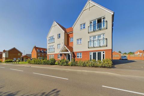 2 bedroom flat for sale, Ramsons House, 1 Snapdragon Lane, BN13 3GJ