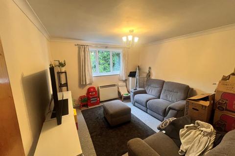 2 bedroom apartment to rent, Winchester Court,  High Wycombe,  HP11