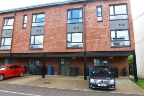 3 bedroom terraced house to rent, Shuna Crescent , Glasgow G20