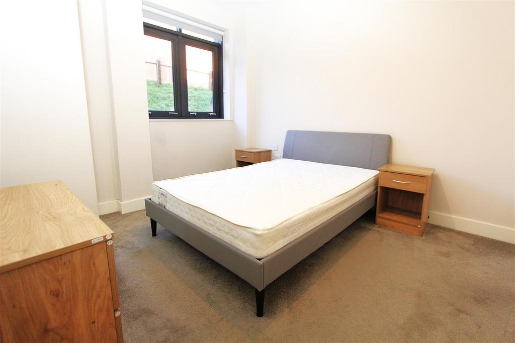 Bedroom 1.1.JPG