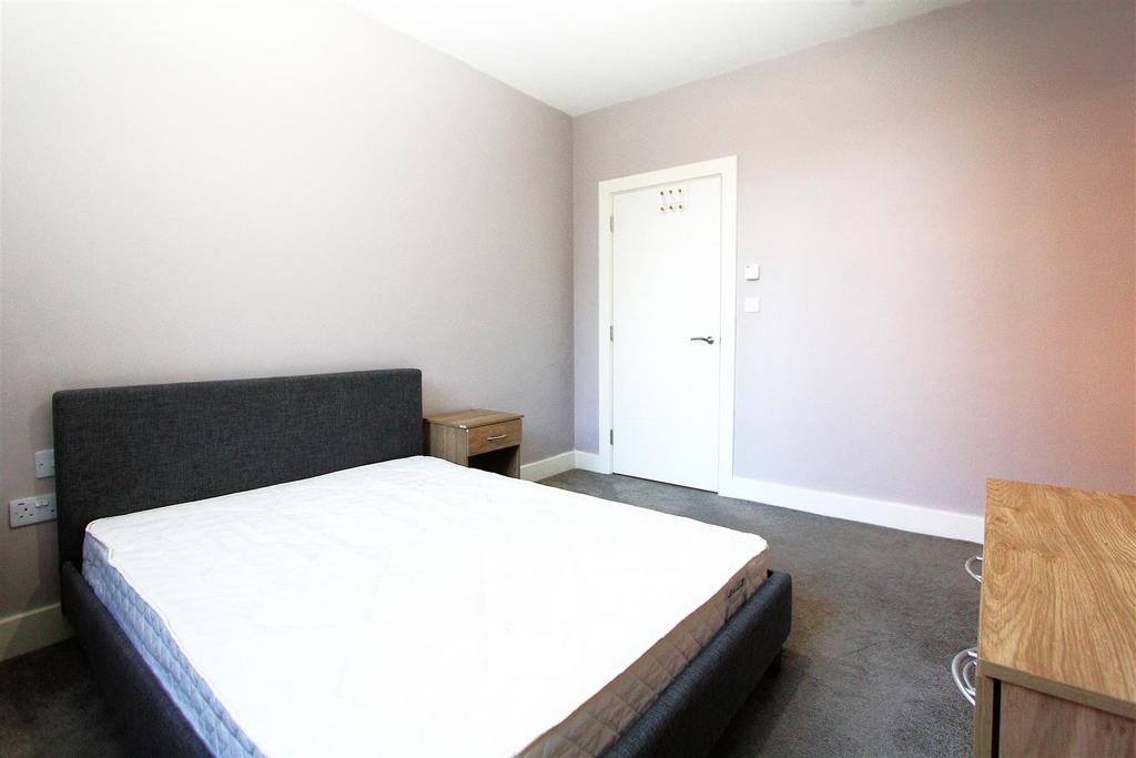 Bedroom 2.1.JPG