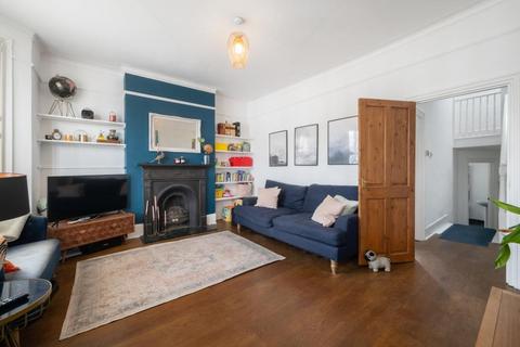 2 bedroom flat to rent, SHENLEY ROAD, SE5