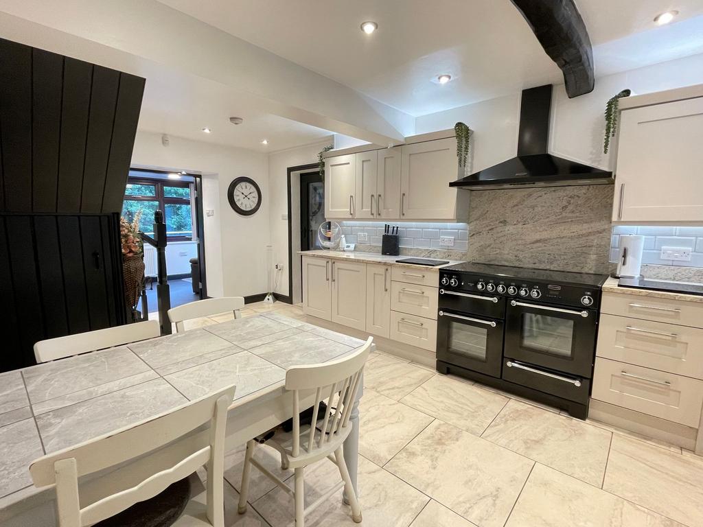 Dining kitchen