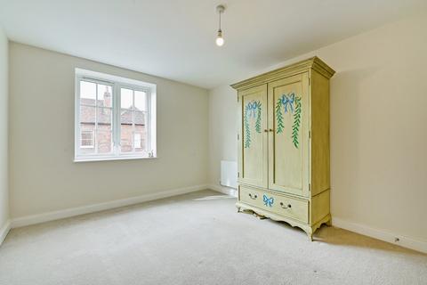 2 bedroom apartment to rent, The Broadway, Amersham, Buckinghamshire, HP7