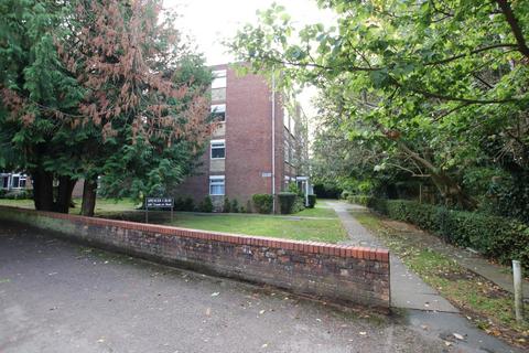 3 bedroom flat for sale, Woodcote Road, Wallington, SM6