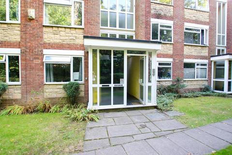 3 bedroom flat for sale, Woodcote Road, Wallington, SM6