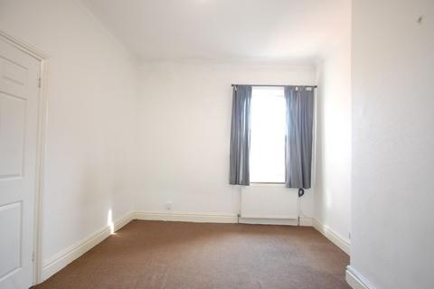 2 bedroom flat to rent, Devonshire Road, Blackpool FY3