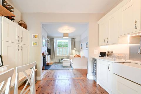 12 Wingford Road, London, SW2 4DS