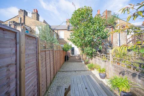 12 Wingford Road, London, SW2 4DS