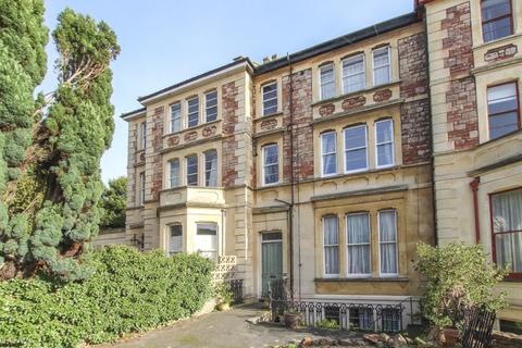 2 bedroom flat to rent, Apsley Road, Bristol BS8