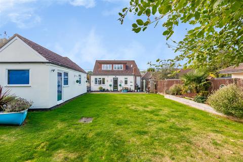 5 bedroom chalet for sale, London Road, West Kingsdown TN15