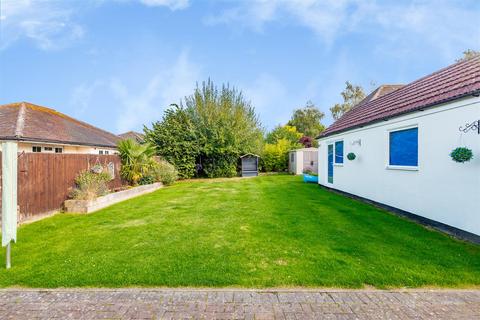 5 bedroom chalet for sale, London Road, West Kingsdown TN15