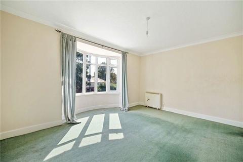 2 bedroom flat for sale, Knaresborough Road, Harrogate, North Yorkshire, HG2 7LY